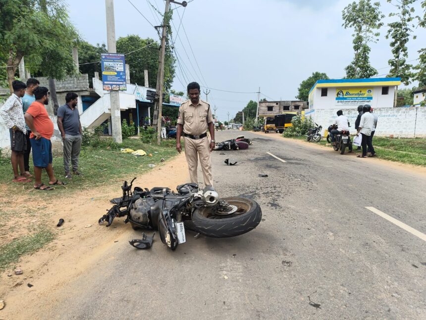 పెట్రోల్ కోసం వెళ్తూ ప్రాణాలు కోల్పోయిన బాలుడు