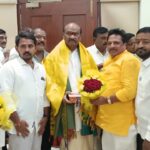 “అయ్యన్న”ను కలిసి శుభాకాంక్షలు తెలిపిన “పీవీజీ”