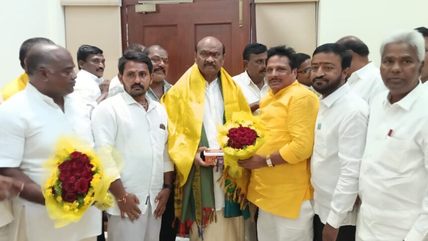 “అయ్యన్న”ను కలిసి శుభాకాంక్షలు తెలిపిన “పీవీజీ”