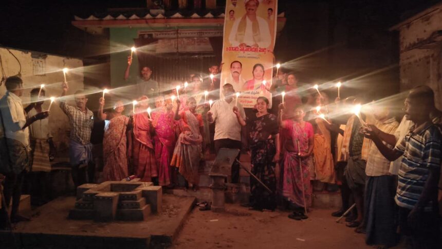 రైవాడలో టీడీపీ శ్రేణుల కొవ్వొత్తుల ప్రదర్శన