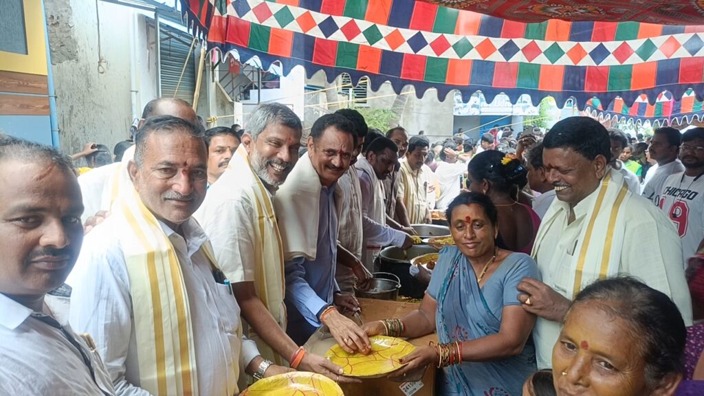 దేవరాపల్లిలో ఘనంగా శ్రీకృష్ణాష్టమి వేడుకలు